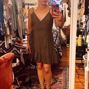 Olive green Altard state zip back dress sm